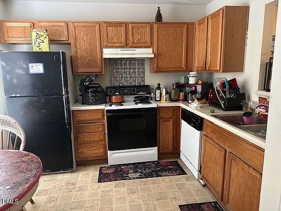 3rd image of 4801 Tanglewood Oaks St