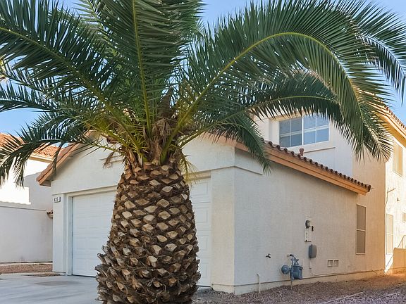 4th image of 635 Persian Violet Ave