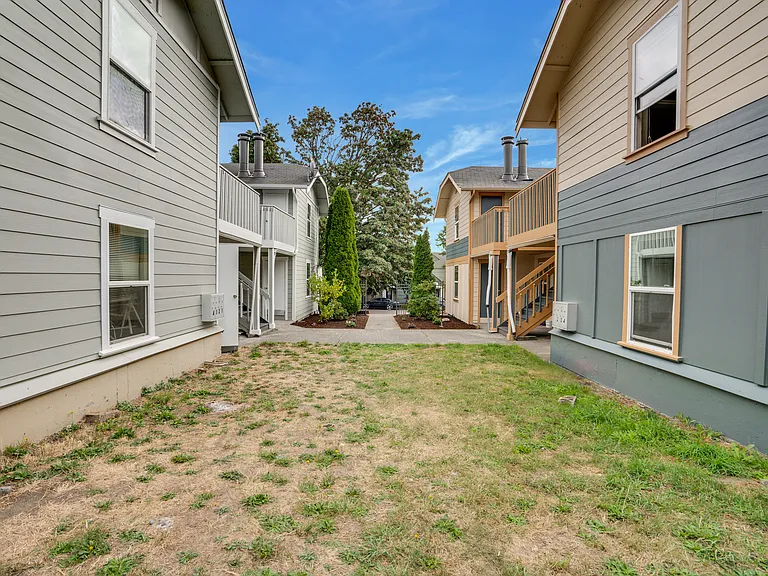 2412 S I St #3 — Photo 20