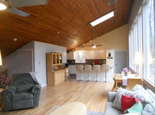 65 Chestnut St, Wrentham, MA 02093