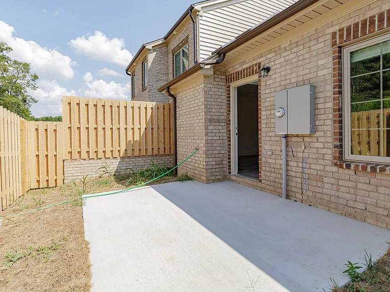 4331 Holstein Dr — Photo 33