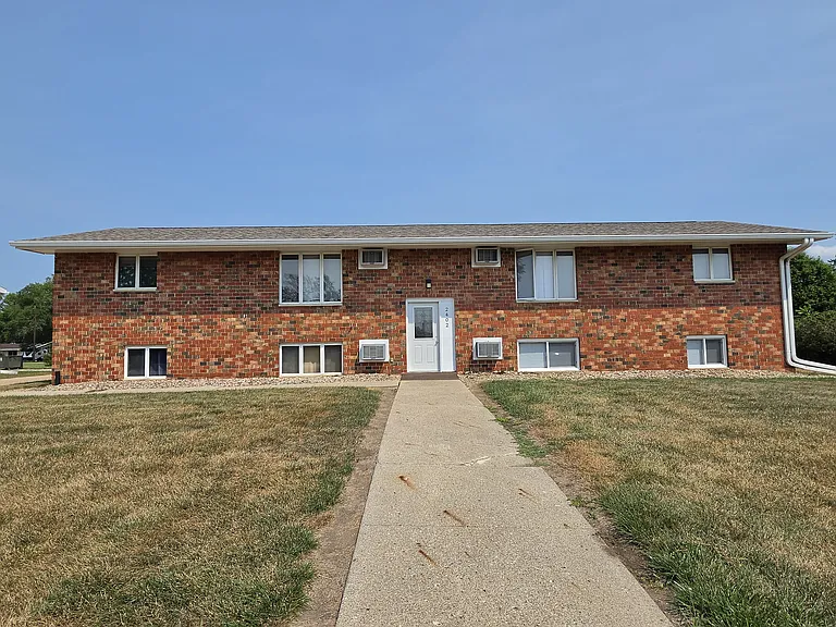 2402 Union St — Photo 4