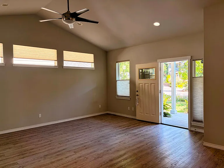 2252 W Rosecrans Ct — Photo 4