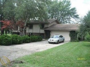 2317 Vermont Ave, Troy, MI
