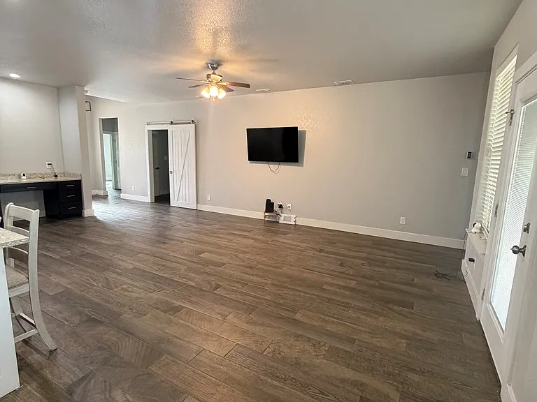 2408 Birkdale Ln — Photo 2