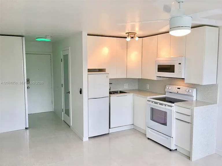 6484 Indian Creek Dr #205 — Photo 9