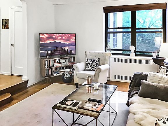 4th image of 223 E 61st St APT 1F