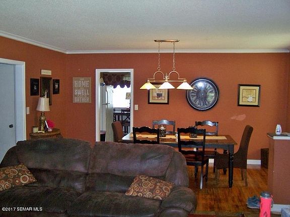 5th image of 558 E School St