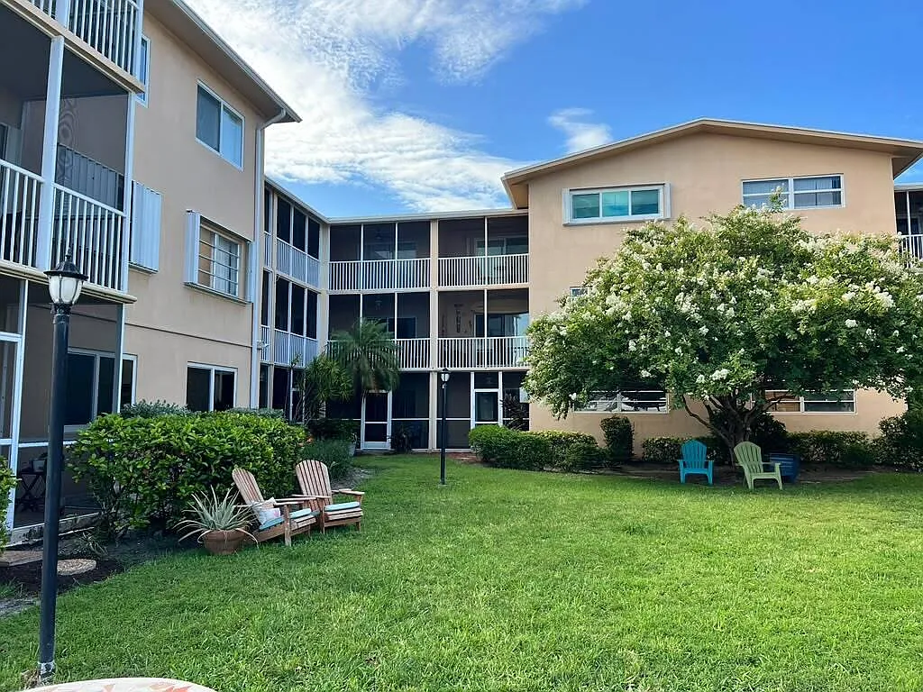 1 bed, 1.0 bath, 660 sqft, $1,950 — Photo 4