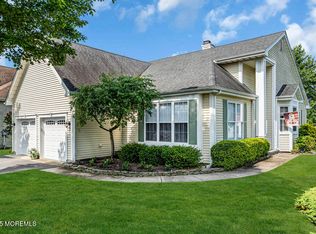 7 Woodlake Ct, Barnegat, NJ