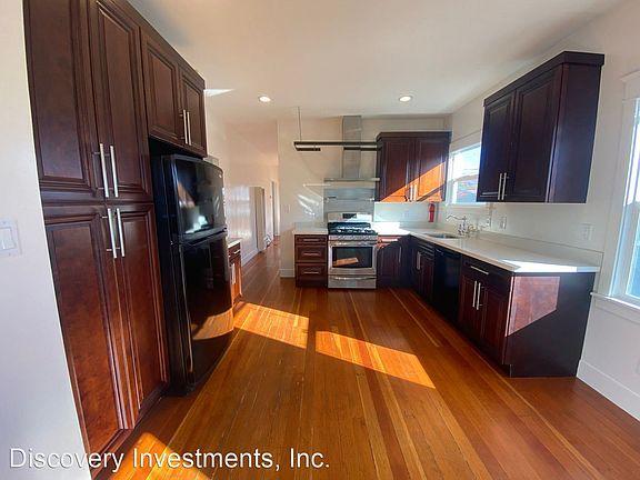 5th image of 885 43rd St #885