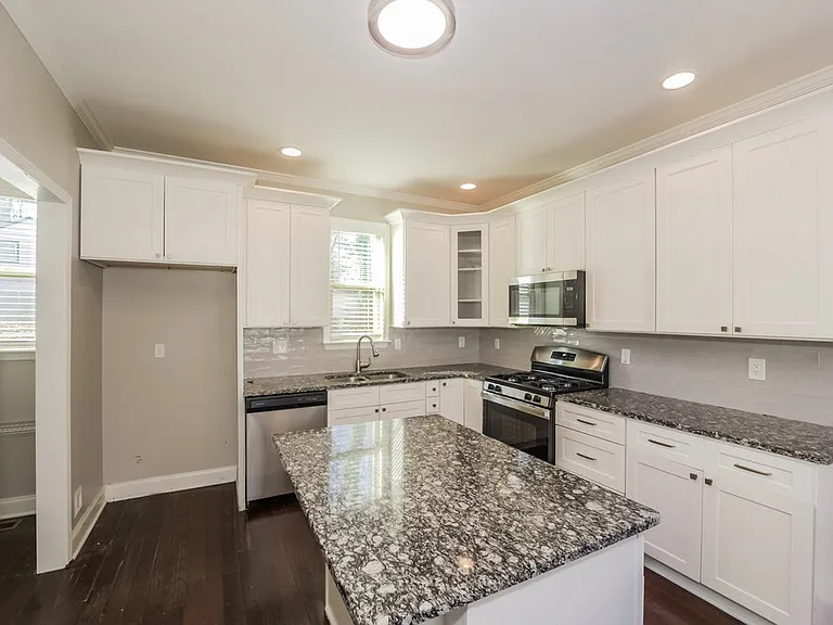 1863 Phillips Ave — Photo 9