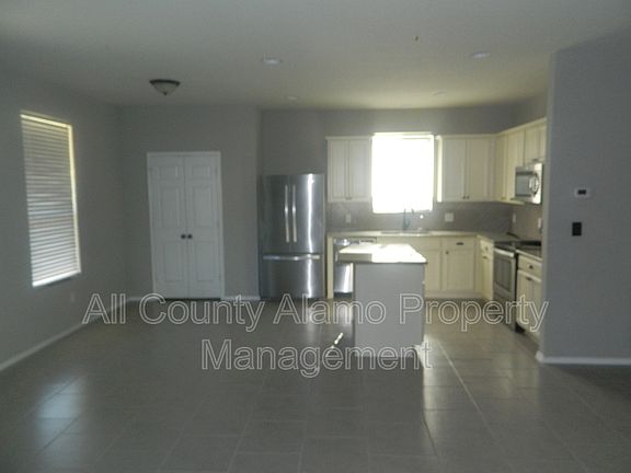 3rd image of 10414 Castello Cyn