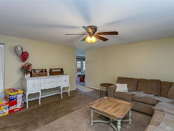 4th image of 65 Gulfwood Ct