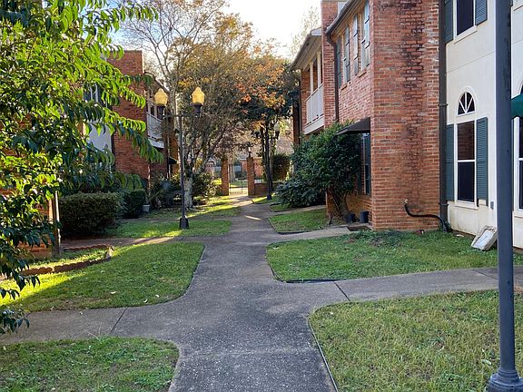 3rd image of 961 Bayou Trace Dr