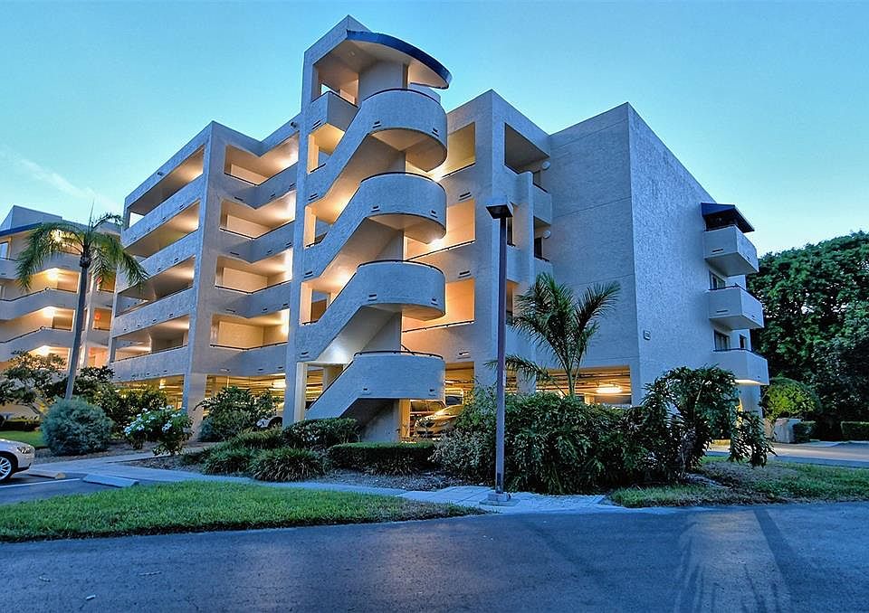 1st image of 835 S OSPREY AVENUE #206