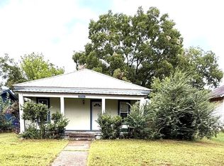 1006 W Division St, Henryetta, OK 74437