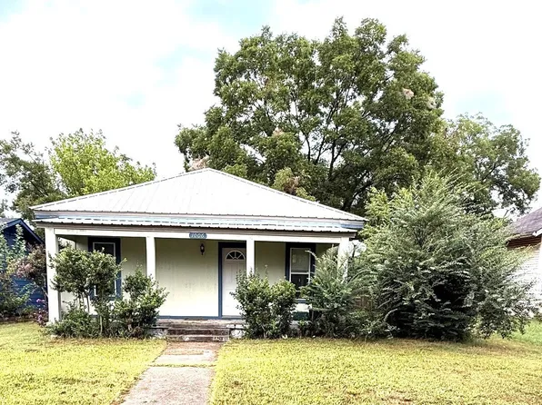 1006 W Division St, Henryetta, OK 74437
