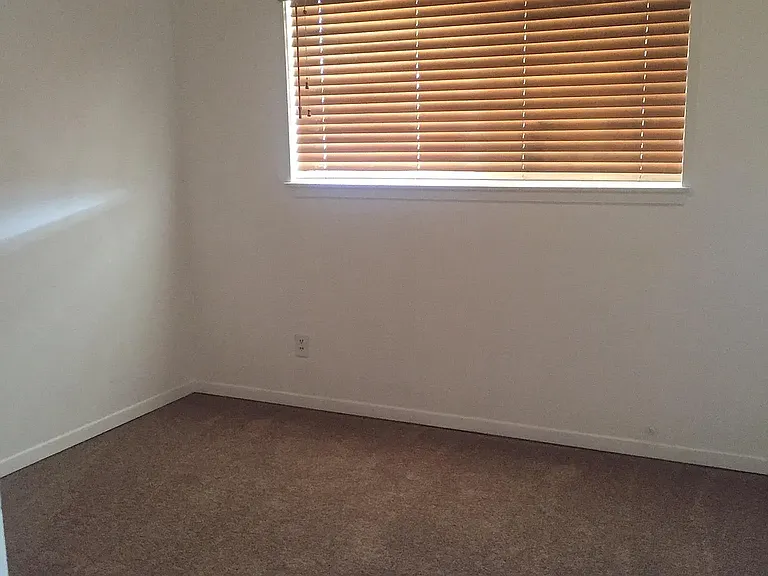 6143 Chadwick Ave — Photo 12