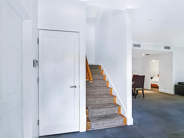222 Park Ave — Photo 2