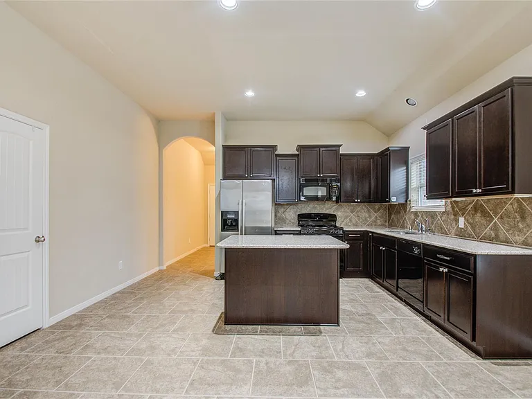 8710 Austin Thomas Dr — Photo 9
