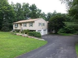 585 Shenandoah Rd, Hopewell Junction, NY 12533