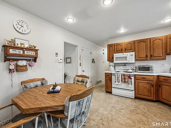 5th image of 60 Delwood Road