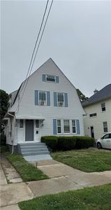 29 Rhodes Ave, Cranston, RI, 02905