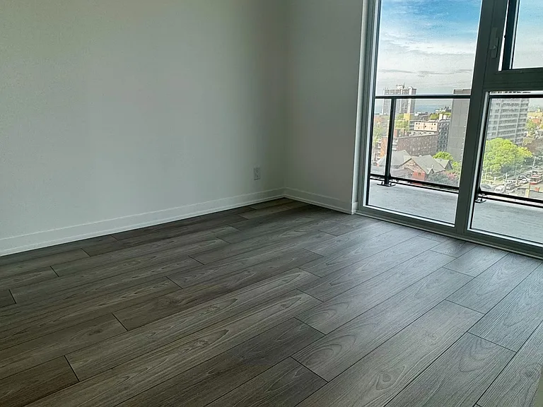 285 Dufferin St #924 — Photo 17