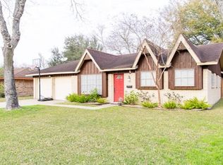 740 Willowick Dr, Pt Lavaca, TX 77979