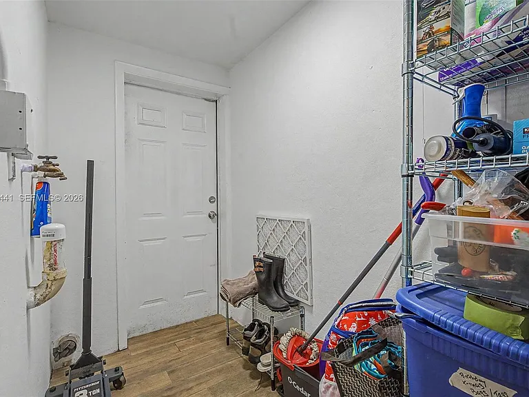 5910 SW 62nd Ter — Photo 16