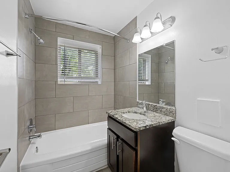Woodlee Terrace Apartments — Photo 32