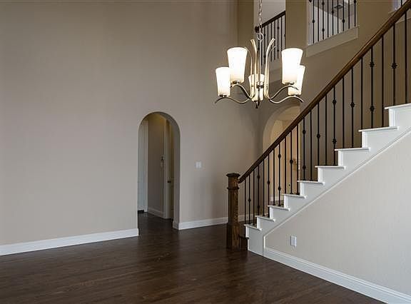 5th image of 341 Hill Creek Ln