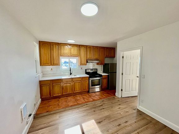 2nd image of 2379 27th Ave APT 5