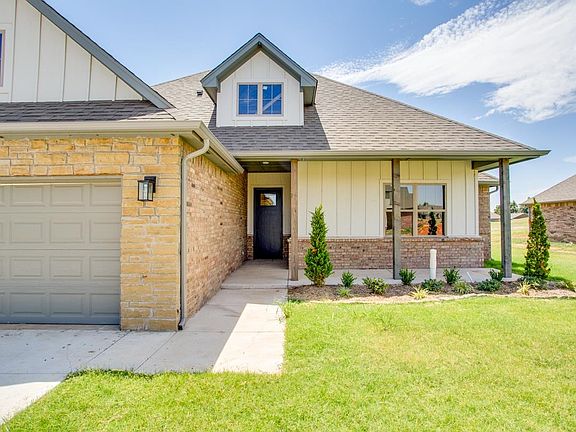 2nd image of 4827 Sawgrass Ln