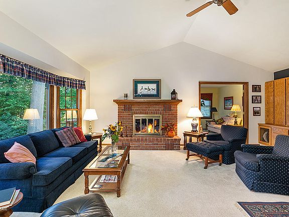 5th image of 308 Foxcroft Cir