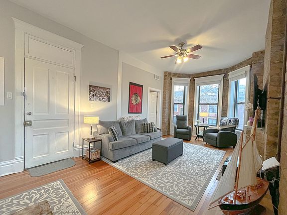 3rd image of 3766 N Kenmore Ave #2W