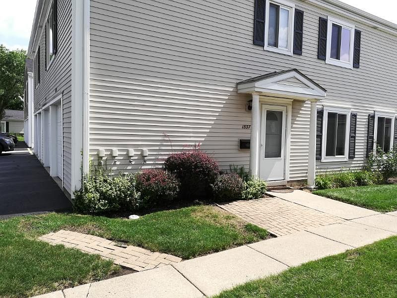 1st image of 1537 Quaker Ln #D
