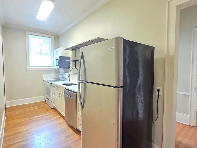 Knickerbocker Apartments — Photo 43