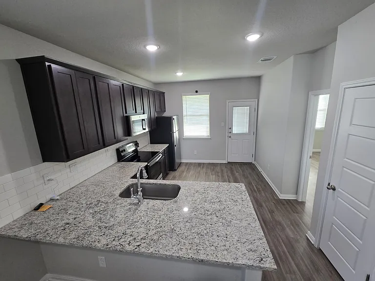 313 Caleb Ct — Photo 8
