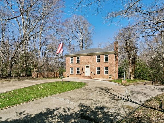 2nd image of 106 Greenwood Dr