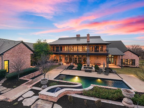 4th image of 1096 Roadrunner Rd