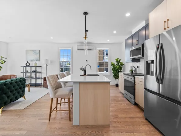 808 Morton St #2, Mattapan, MA 02126