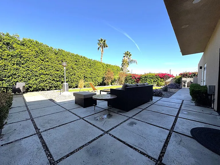 42755 Santiago Pl — Photo 26