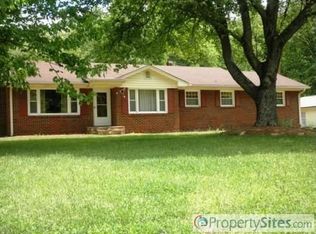 4541 Shattalon Dr, Winston Salem, NC 27106