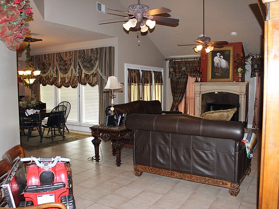 4th image of 503 Summerfield Dr