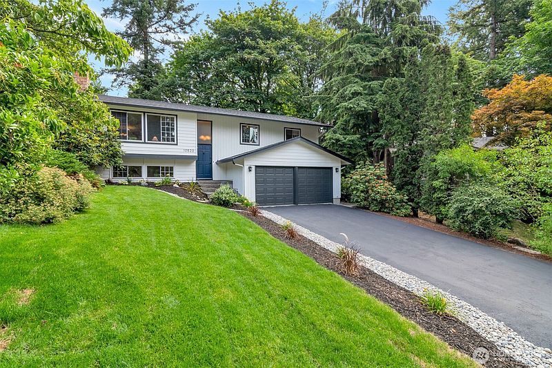 2nd image of 10520 NE 136th Place