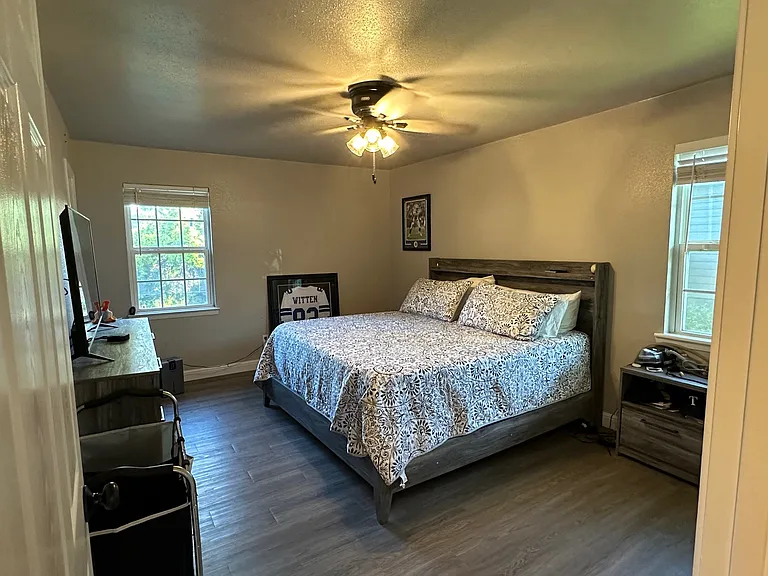 834 Nash St — Photo 3