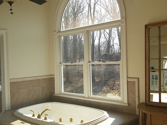 4th image of 277 Oak Ln
