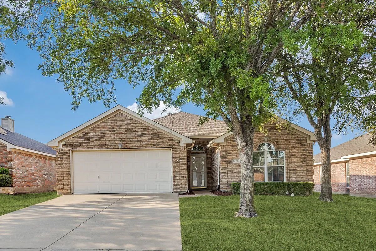 3 bed, 2.0 bath, 1648 sqft, $2,050 — Photo 1